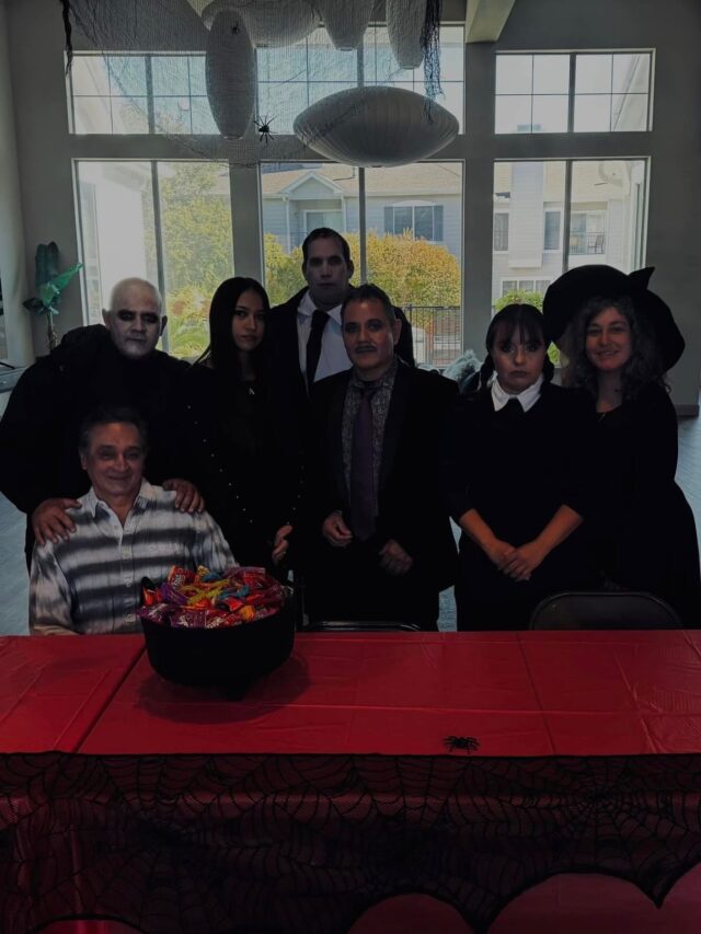 Happy Halloween from the RNB team!  Don’t forget to stop by for hotdogs and nachos!! #renaissanceatnorthbendapts #happyhalloween☠️